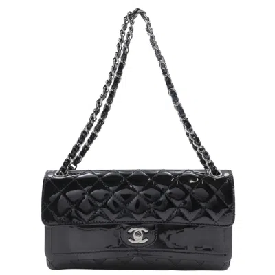 Pre-owned Chanel Black Patent Leather Shoulder Bag ()