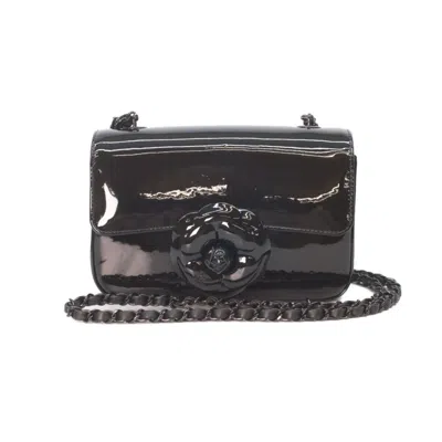 Pre-owned Chanel Black Patent Leather Shoulder Bag ()