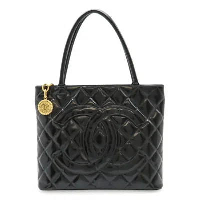 Pre-owned Chanel Black Patent Leather Shoulder Bag Tote Bag ()