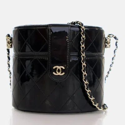 Pre-owned Chanel Black Patent Round Vanity Clutch