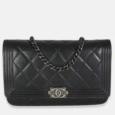 Pre-owned Chanel Black Quilted Lambskin Boy Wallet On Chain