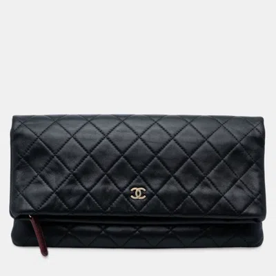 Pre-owned Chanel Black Quilted Lambskin Cc Beauty Foldover Clutch