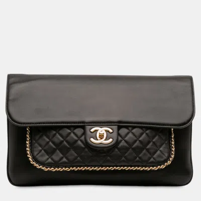 Pre-owned Chanel Black Quilted Lambskin Cc Unchained Flap Clutch