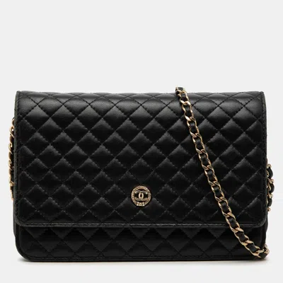 Pre-owned Chanel Black Quilted Lambskin Crest Wallet On Chain