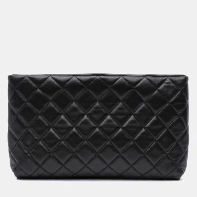 Pre-owned Chanel Black Quilted Lambskin Kiss Lock Clutch