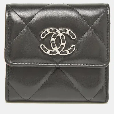 Pre-owned Chanel Black Quilted Leather 19 Trifold Wallet