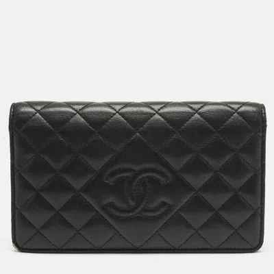 Pre-owned Chanel Black Quilted Leather Cc Bifold Wallet