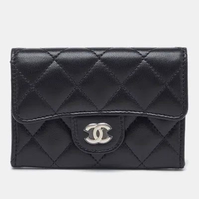 Pre-owned Chanel Black Quilted Leather Cc Compact Wallet