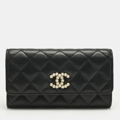 Pre-owned Chanel Black Quilted Leather Cc Pearl Flap Wallet
