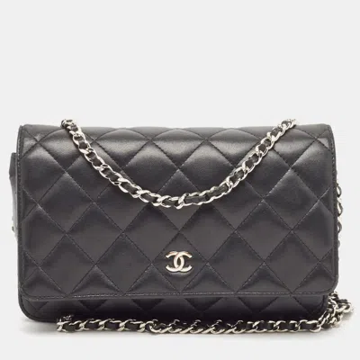 Pre-owned Chanel Black Quilted Leather Cc Wallet On Chain