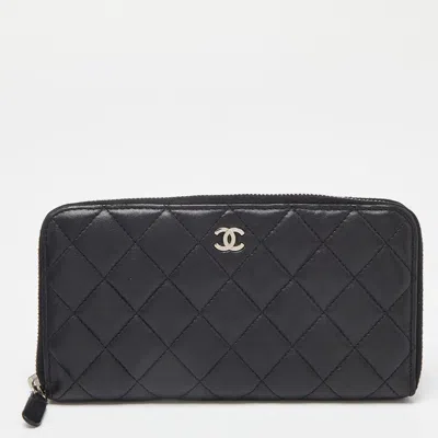 Pre-owned Chanel Black Quilted Leather Cc Zip Around Wallet