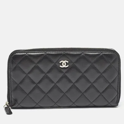 Pre-owned Chanel Black Quilted Leather Classic Zip Around Wallet