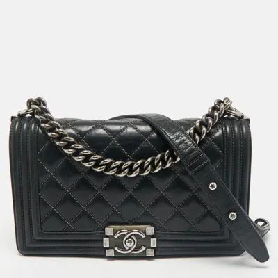 Pre-owned Chanel Black Quilted Leather Medium Boy Flap Bag