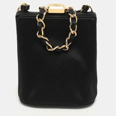 Pre-owned Chanel Black Satin Cc Chain Pouch