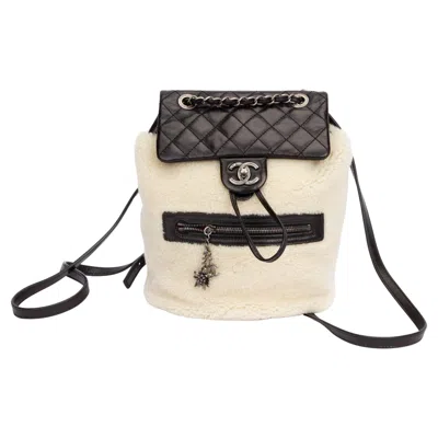 Pre-owned Chanel Black Shearling Mint Backpack