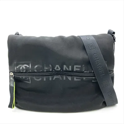 Pre-owned Chanel Black Shoulder Bag ()