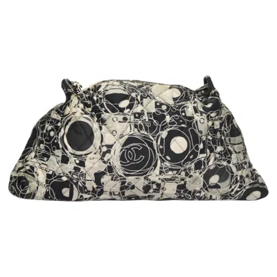 Pre-owned Chanel Black Silk Shoulder Bag ()