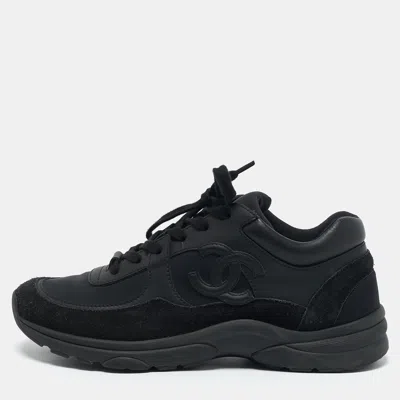Pre-owned Chanel Black Suede And Nylon Cc Low Top Sneakers Size 39