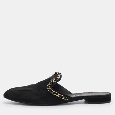 Pre-owned Chanel Black Suede Cc Chain Mules Size 38.5