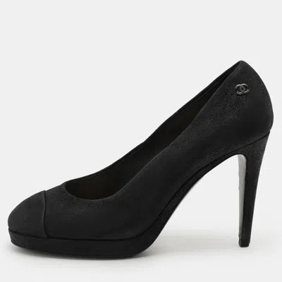 Pre-owned Chanel Black Suede Cc Pumps Size 38.5