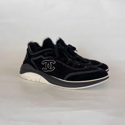 Pre-owned Chanel Black Tweed And Suede Cc Lace-up Fuzzy Sneakers