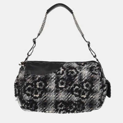 Pre-owned Chanel Black Tweed Shoulder Bag