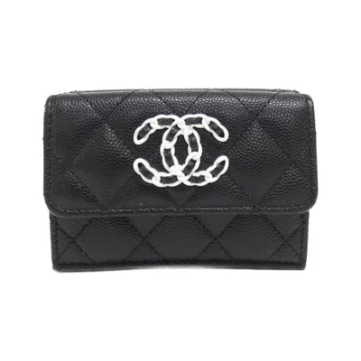 Pre-owned Chanel Black White Grained Calfskin Wallet (tri-fold) () In Multi