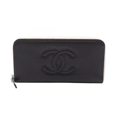Pre-owned Chanel Black White Leather Long Wallet (bi-fold) () In Multi