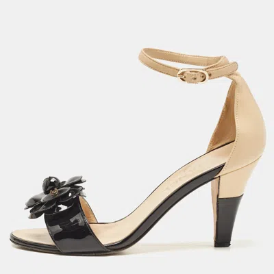 Pre-owned Chanel Black/beige Patent Leather Camellia Ankle Strap Sandals Size 37