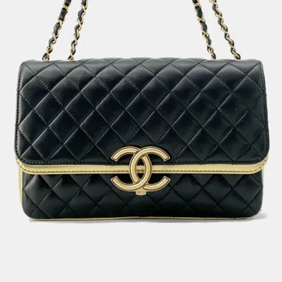 Pre-owned Chanel Black/gold Lambskin Paris-new York Cc Chic Chain Shoulder Bag