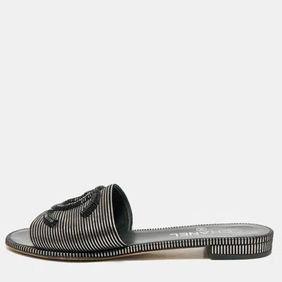 Pre-owned Chanel Black/silver Leather And Suede Cc Flat Slides Size 38.5