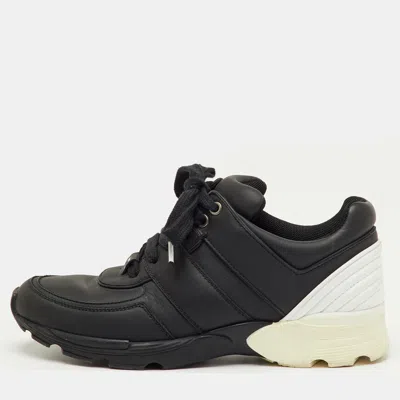 Pre-owned Chanel Black/white Leather Cc Low Top Sneakers Size 36