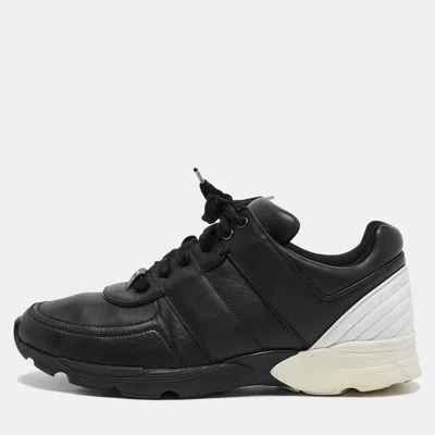 Pre-owned Chanel Black/white Leather Cc Low Top Sneakers Size 42