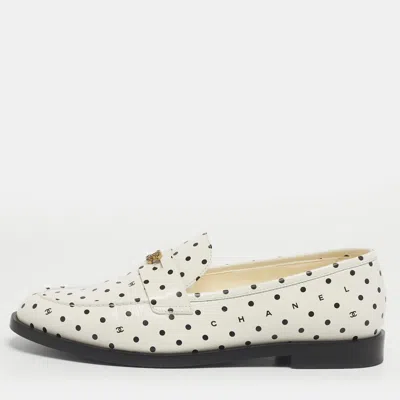 Pre-owned Chanel Black/white Leather Cc Slip On Loafers Size 40
