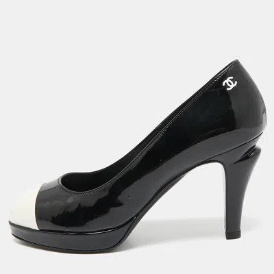 Pre-owned Chanel Black/white Patent Leather Cc Cap Toe Platform Pumps Size 37