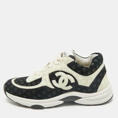 Pre-owned Chanel Black/white Suede Cc Interlocking Logo Low Top Sneakers Size 37