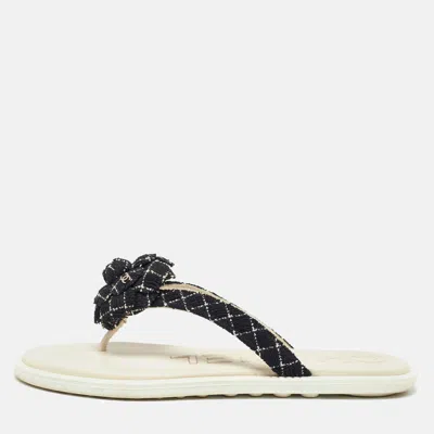 Pre-owned Chanel Black/white Tweed Camellia Thong Sandals Size 39.5