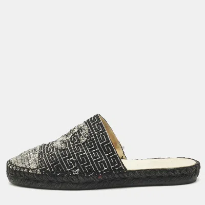 Pre-owned Chanel Black/white Tweed Cc Espadrille Mules Size 39
