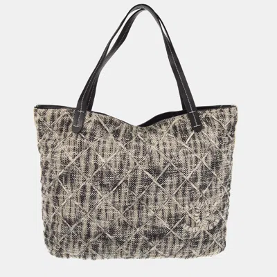 Pre-owned Chanel Black/white Tweed Tote Bag