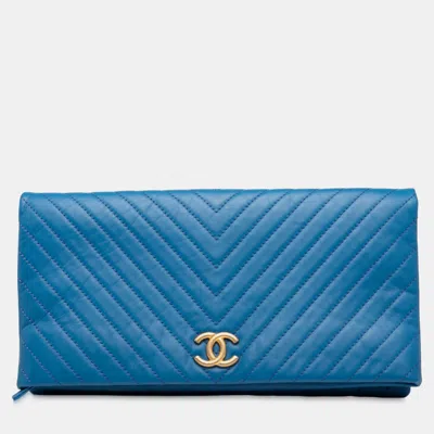 Pre-owned Chanel Blue Cc Chevron Lambskin Fold Over Clutch