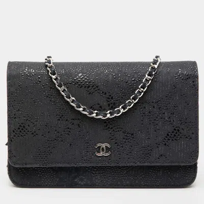 Pre-owned Chanel Blue Cc Lace Overlay Goatskin Wallet On Chain
