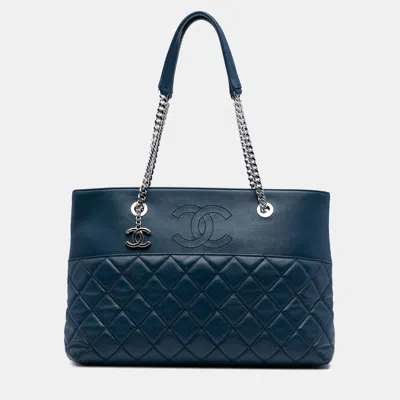 Pre-owned Chanel Blue Cc Quilted Lambskin Urban Delight Tote