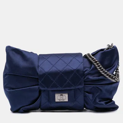 Pre-owned Chanel Blue Cc Satin Bow Clutch With Chain