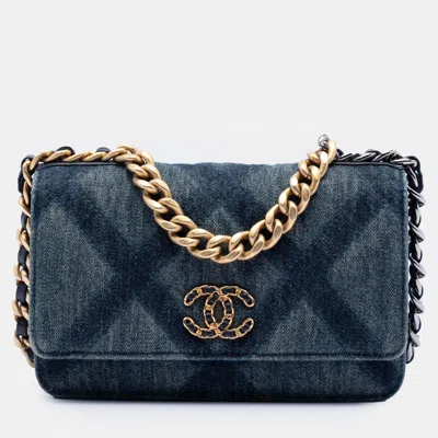 Pre-owned Chanel Blue Denim 19 Flap Wallet On Chain