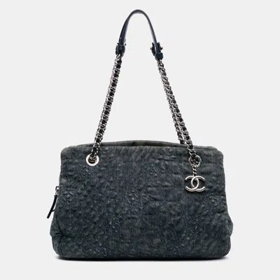 Pre-owned Chanel Blue Denim Camellia Embroidered Shopping Tote