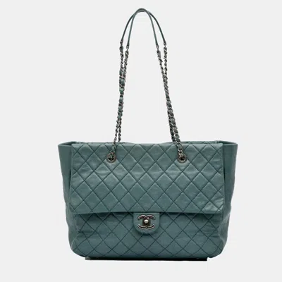 Pre-owned Chanel Blue Large Cc Quilted Washed Lambskin Front Flap Tote