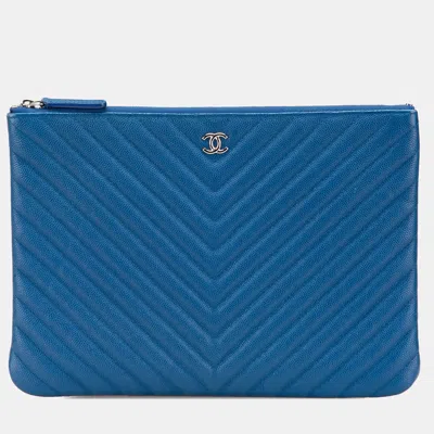 Pre-owned Chanel Blue Medium Cc Chevron Caviar O Case Clutch