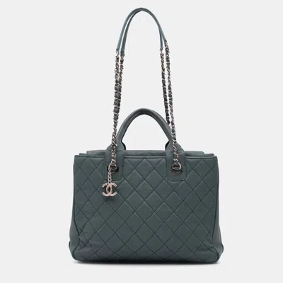 Pre-owned Chanel Blue Medium Quilted Caviar Urban Companion Tote