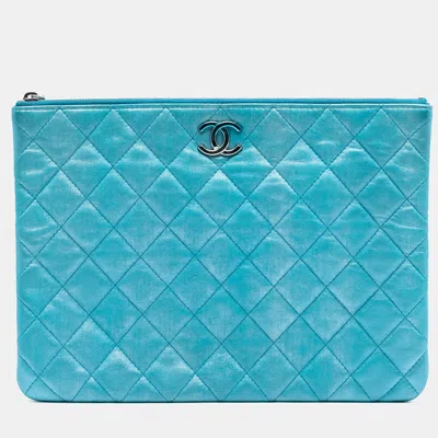 Pre-owned Chanel Blue Medium Quilted Iridescent Lambskin O Case Clutch