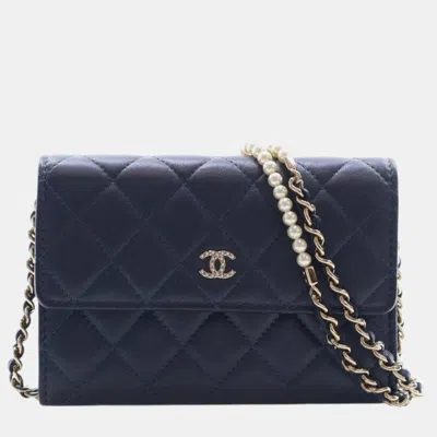 Pre-owned Chanel Blue Mini Cc Quilted Lambskin Pearl Wallet On Chain